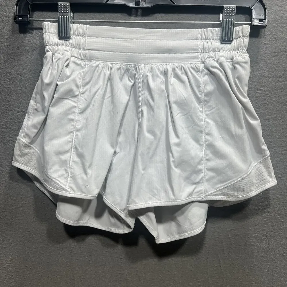 Lululemon Hotty Hot 2.5” Shorts Light Gray Size 4 Lined Is Cut Off Please Read